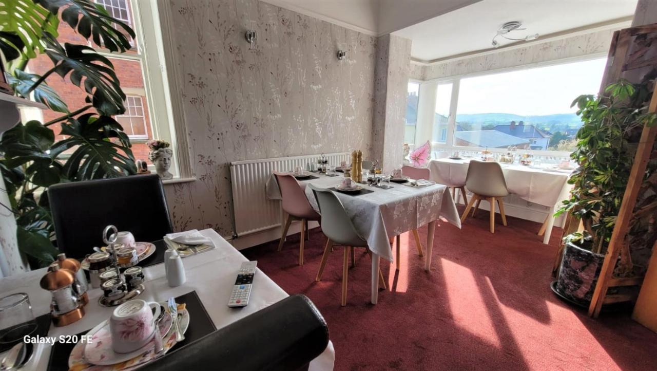 Greylands Guest House Llandrindod Wells Kültér fotó