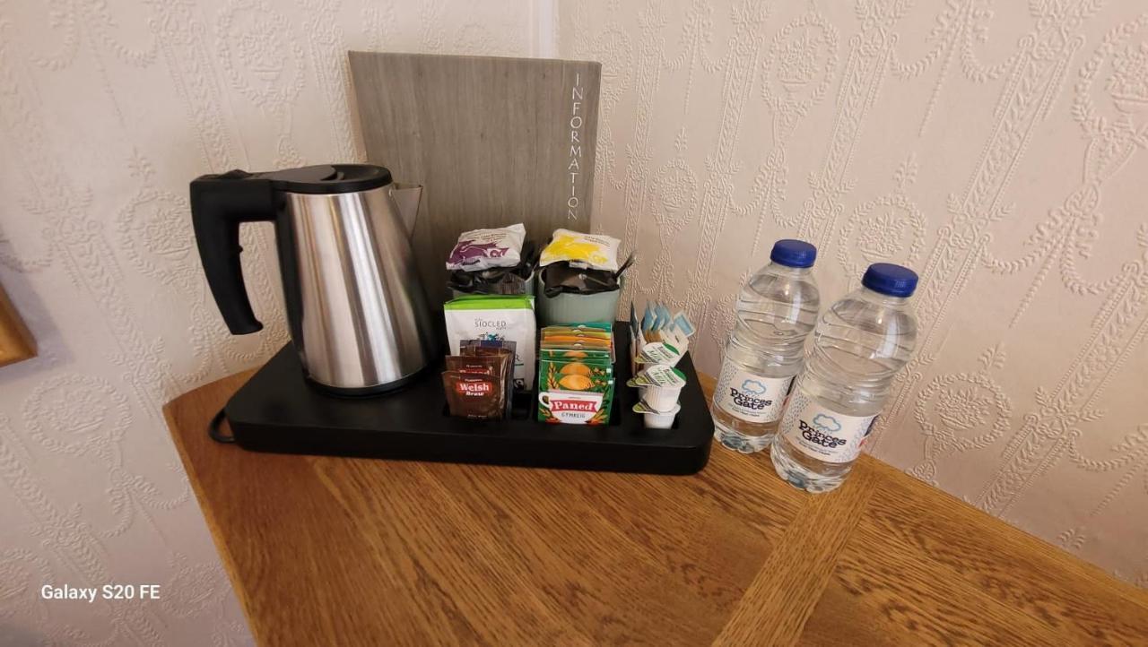 Greylands Guest House Llandrindod Wells Kültér fotó